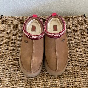 UGG Tazz Platform Slippers